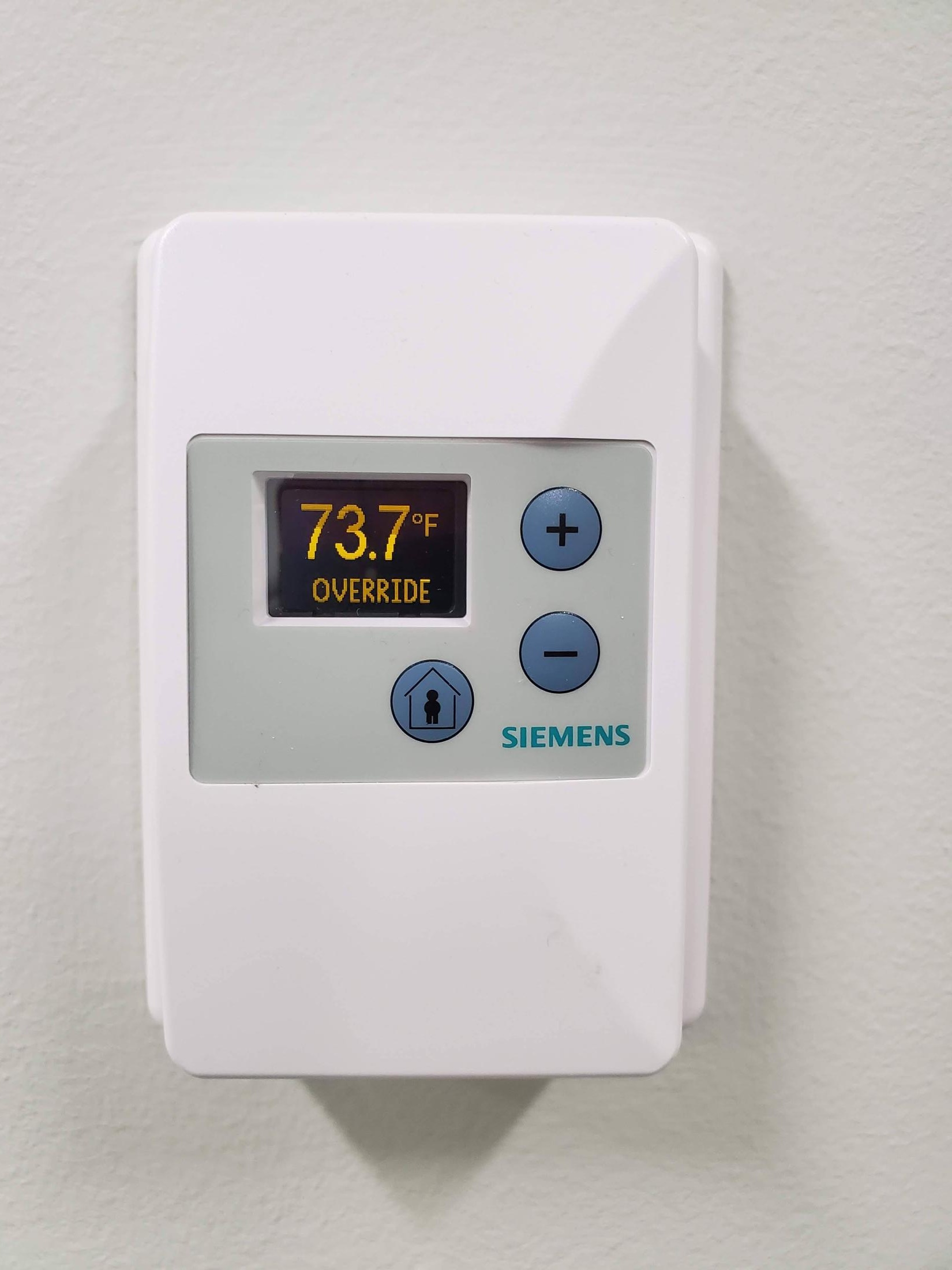 siemens thermostat with a digital display screen